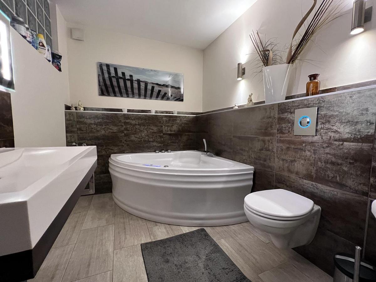 Fewo Mit Garten, Kamin U. Whirlpool Berlin Exteriör bild